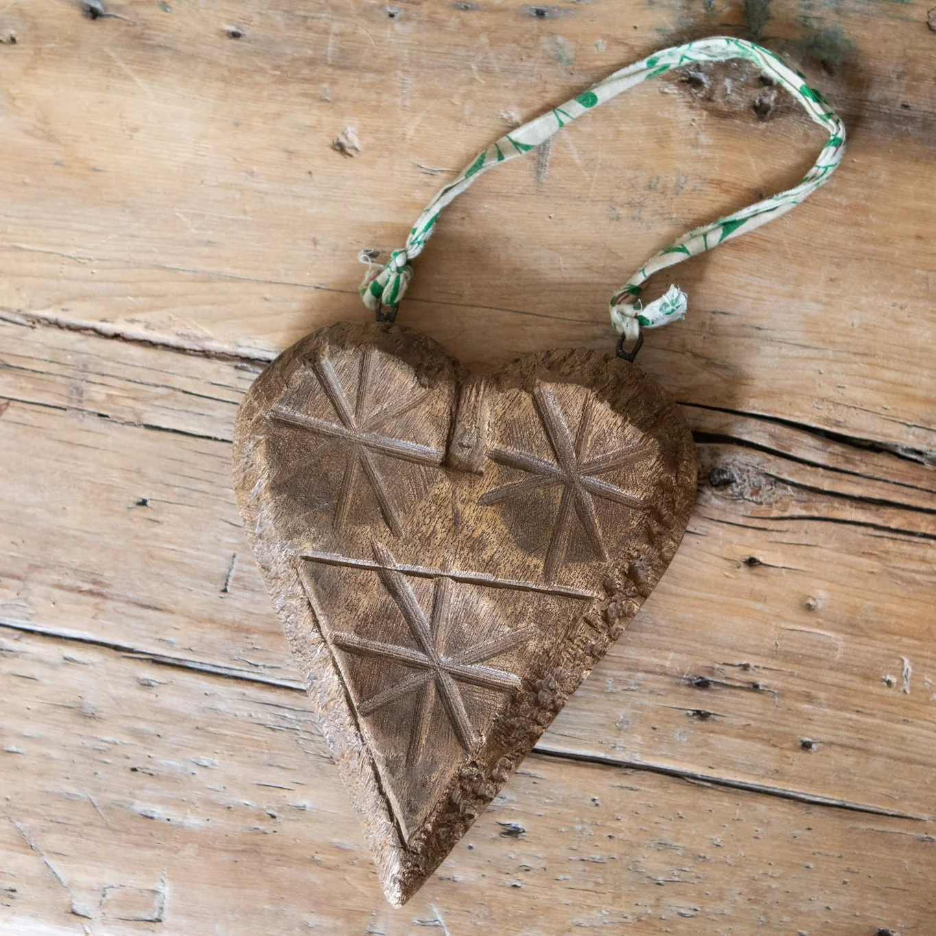 Hanging Carved Wooden Kantha Heart - Image 3
