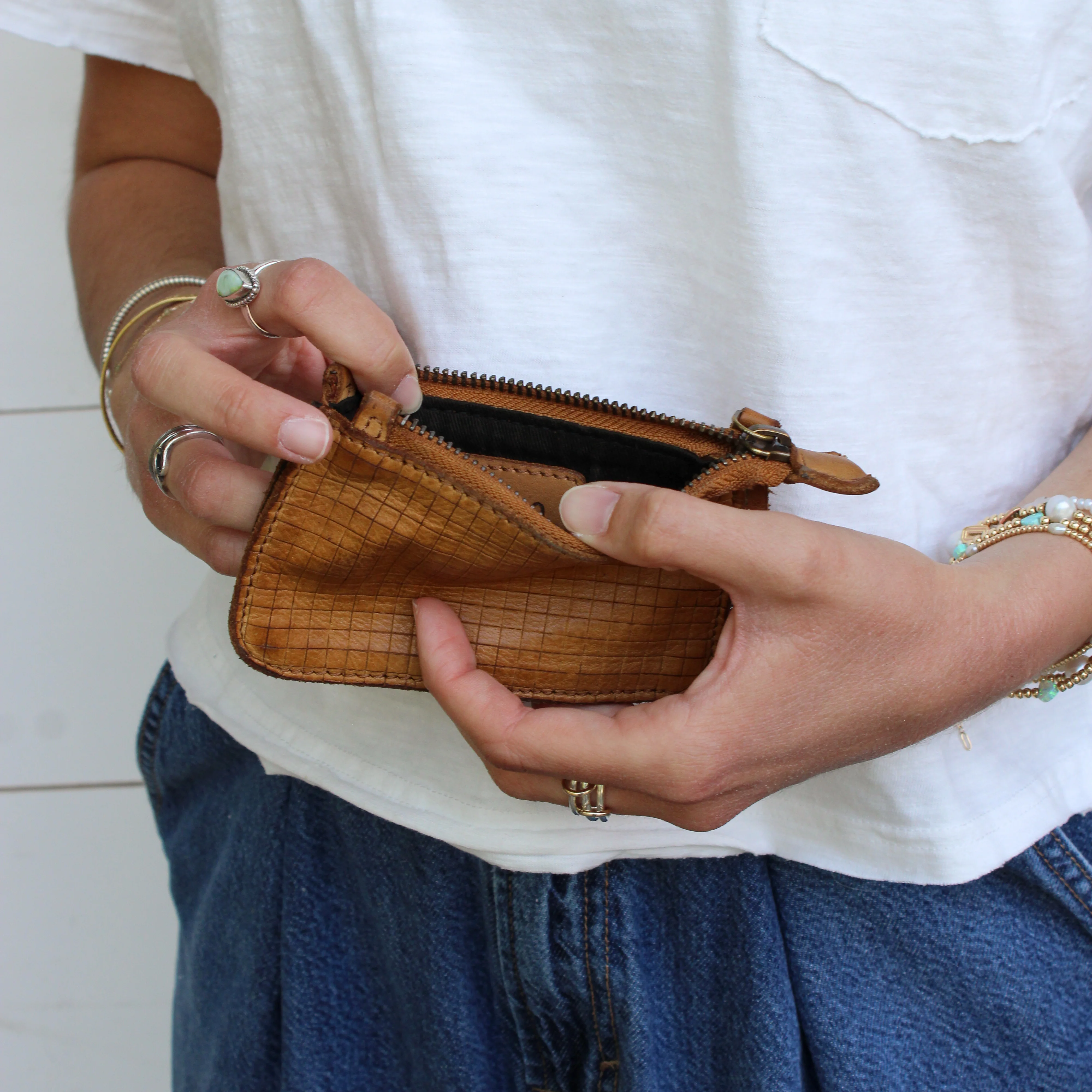 Scale Key Wallet Beige - Image 4