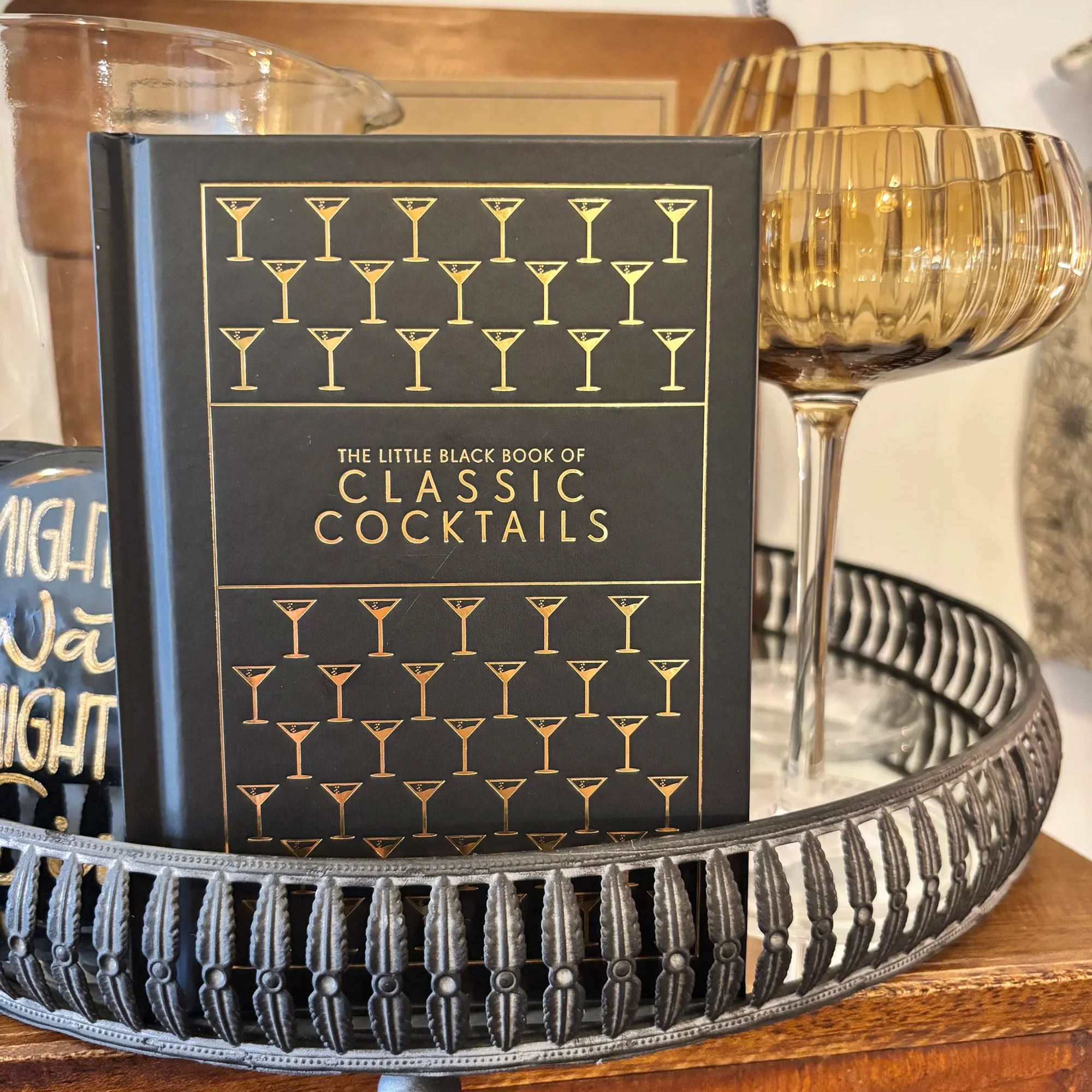 The Little Black Book of Classic Cocktails - Image 2